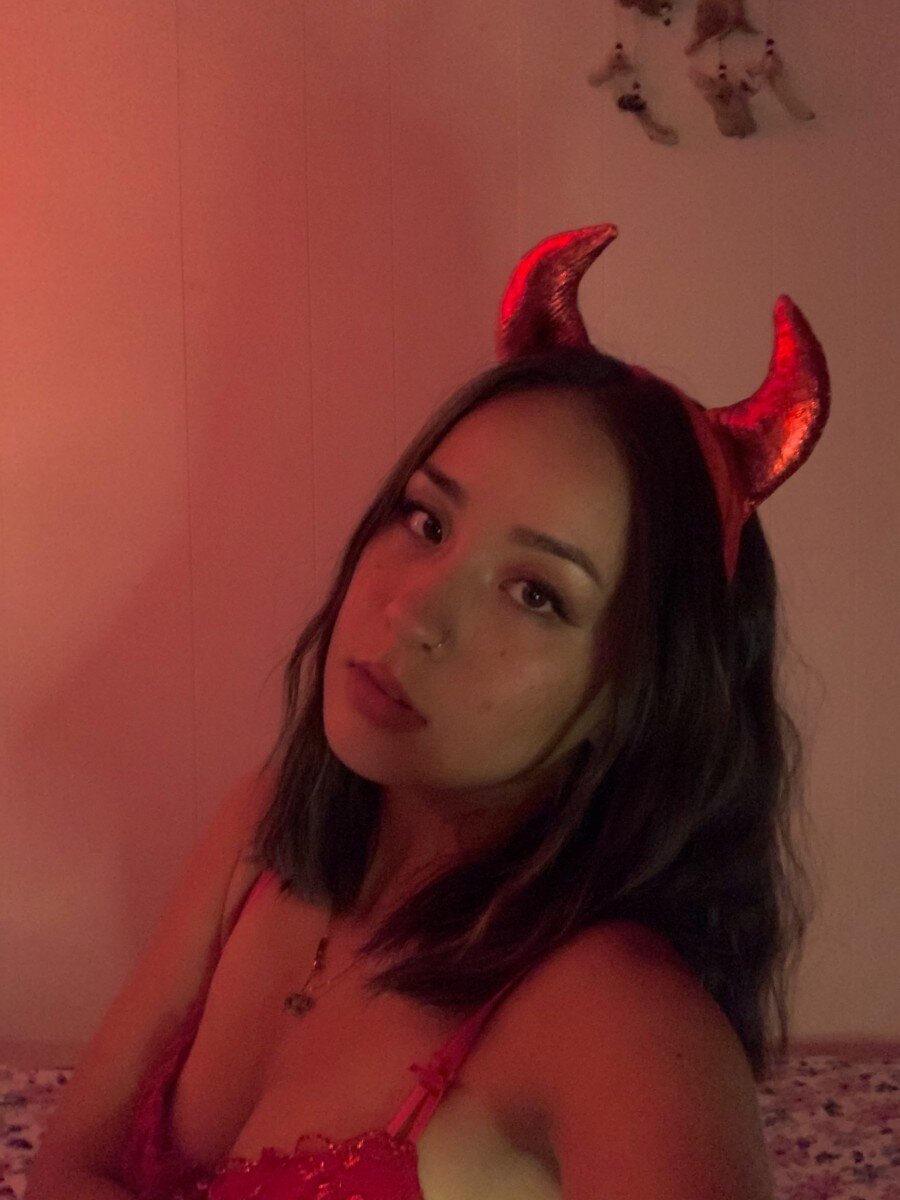 Cosmickittyyy (@cosmickittyyy), OnlyFans creator