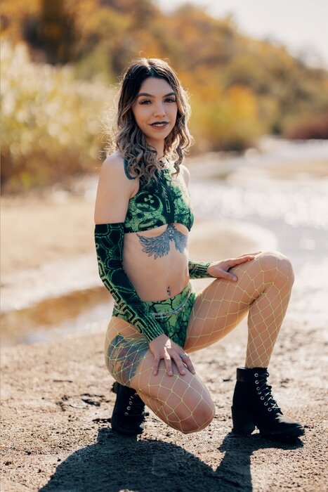 Cosmicutiee (@cosmicutiee), OnlyFans creator