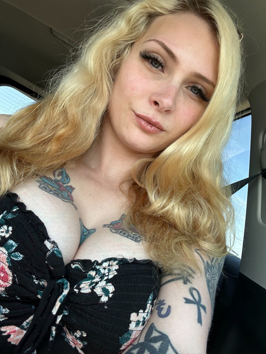 Courtneycorset (@courtneycorset), OnlyFans creator