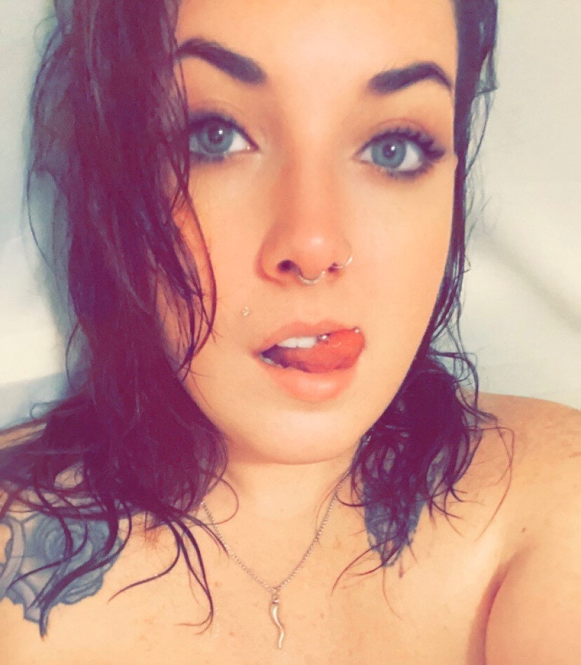 Crazybella94 (@crazybella94), OnlyFans creator