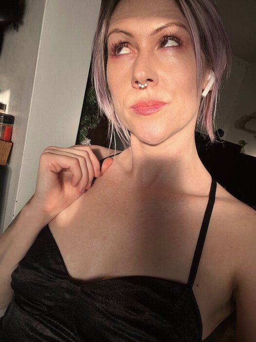 Crazycattchick (@crazycattchick), OnlyFans creator