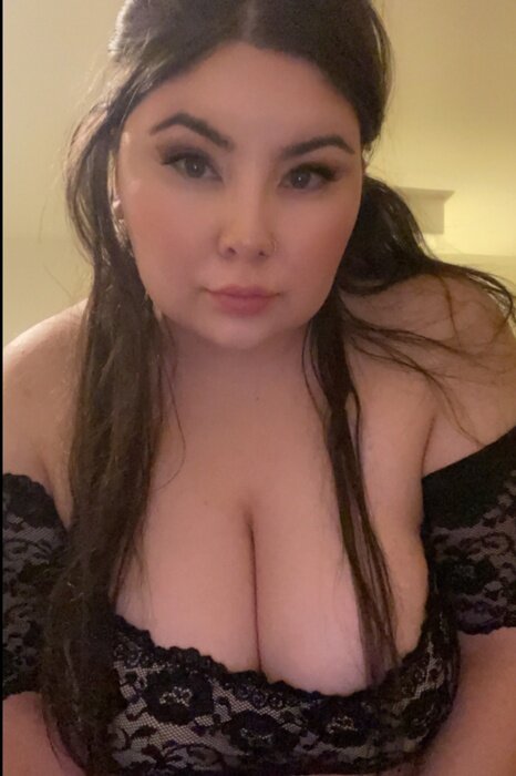 Creamychels (@creamychels), OnlyFans creator