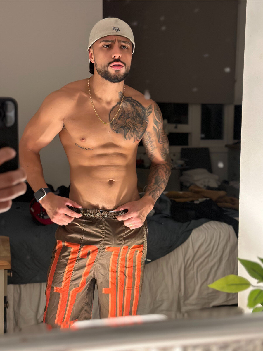 Crgallegoo (@crgallegoo), OnlyFans creator