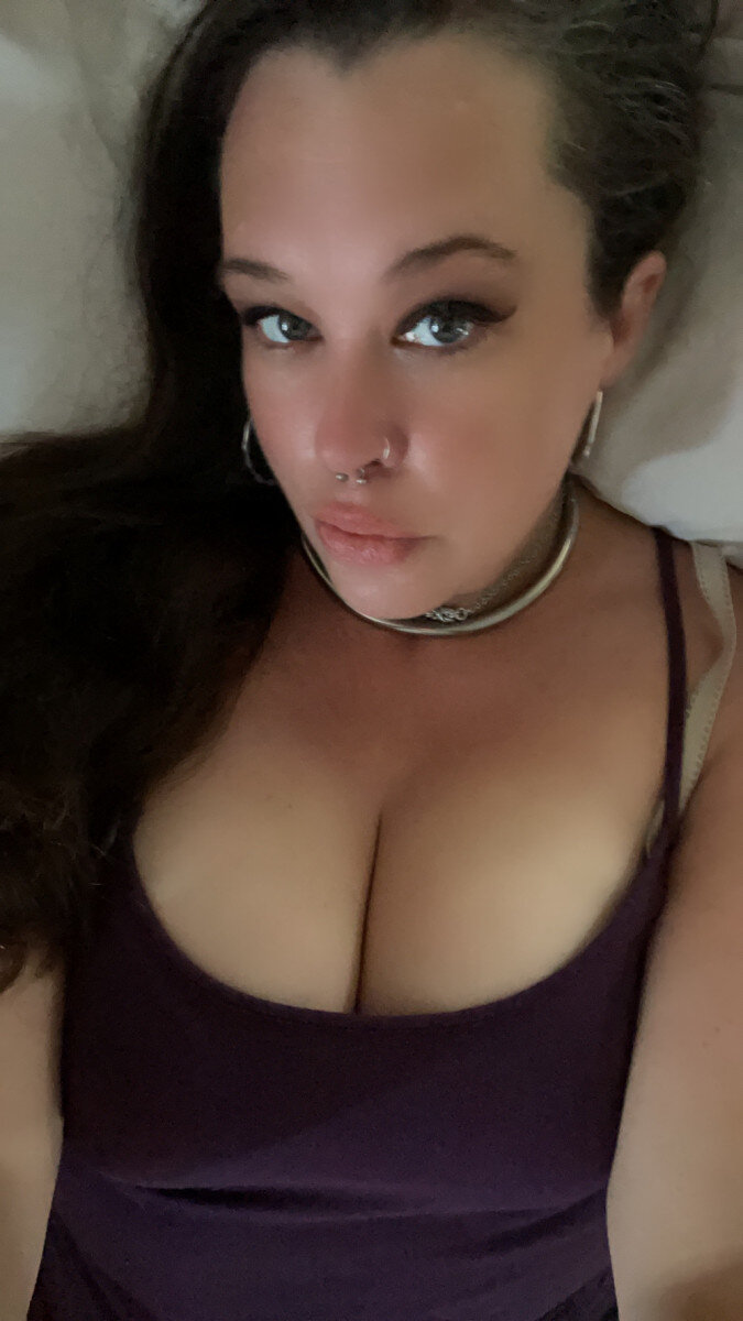 Crimsonsinfuld (@crimson_sinfuld), OnlyFans creator