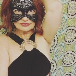 Crimsoncassidy60 (@crimsoncassidy60), OnlyFans creator