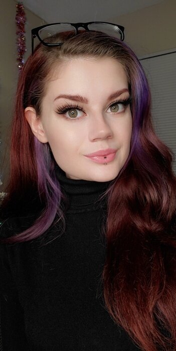 Crimsontoxin (@crimsontoxin), OnlyFans creator