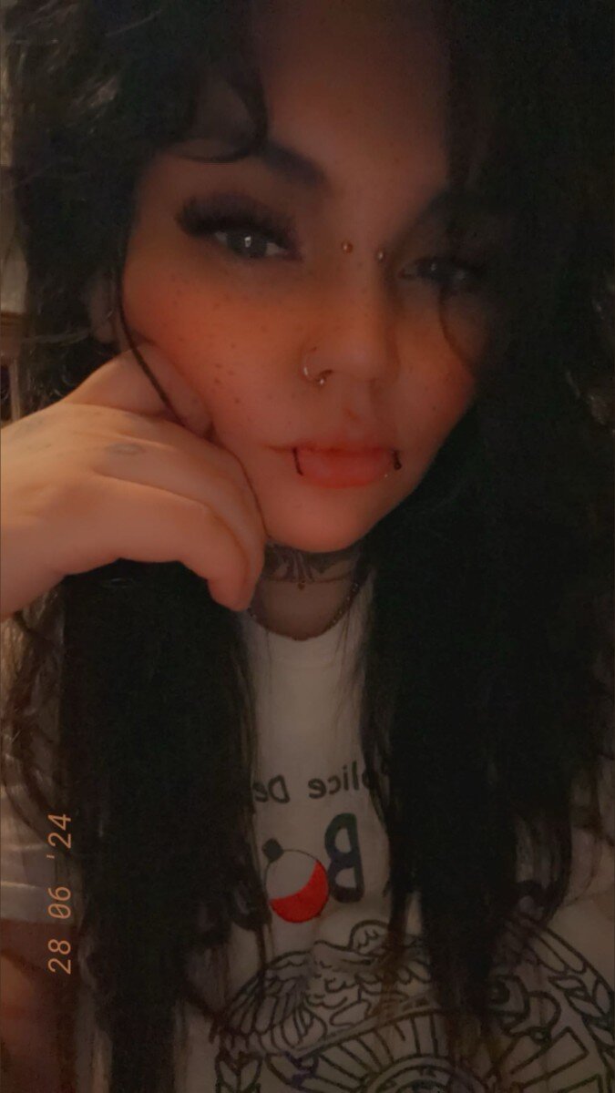 Crimsxnprincess (@crimsxnprincess), OnlyFans creator