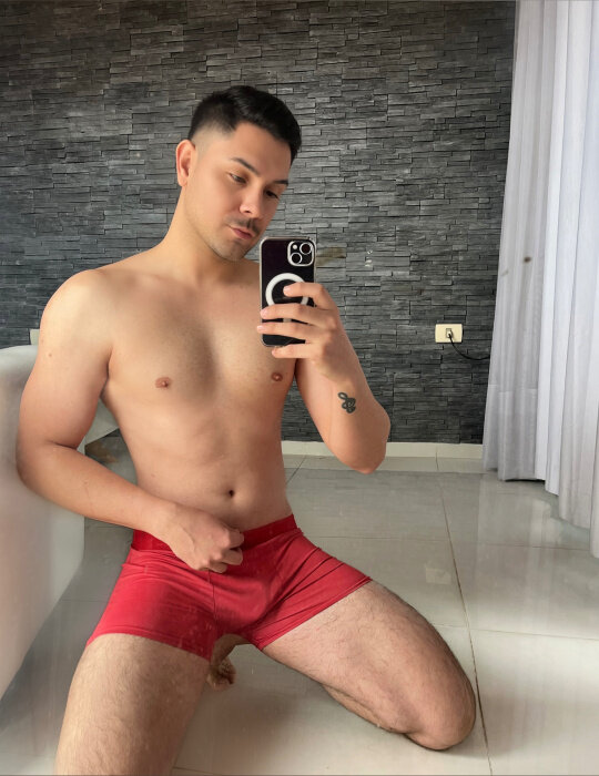 Crismartinezpy (@crismartinezpy), OnlyFans creator