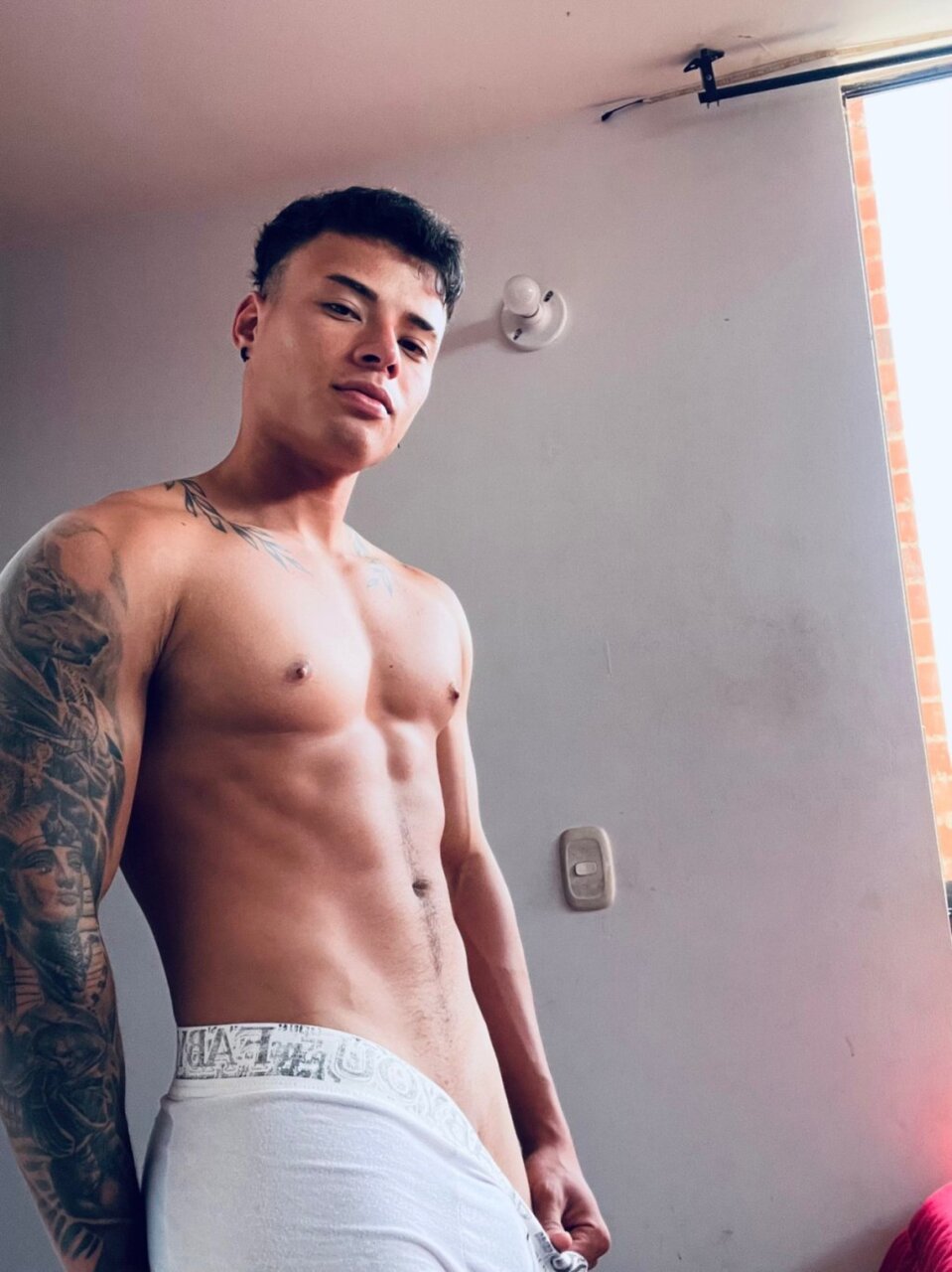 Cristianbravoescobar (@cristianbravoescobar), OnlyFans creator