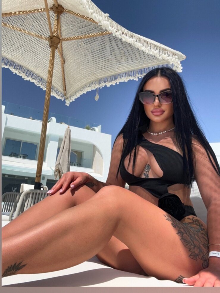 Criss (@cristinababy5), OnlyFans creator