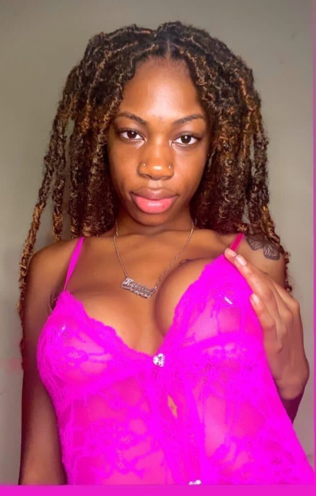 Cristy2564 (@cristy2564), OnlyFans creator