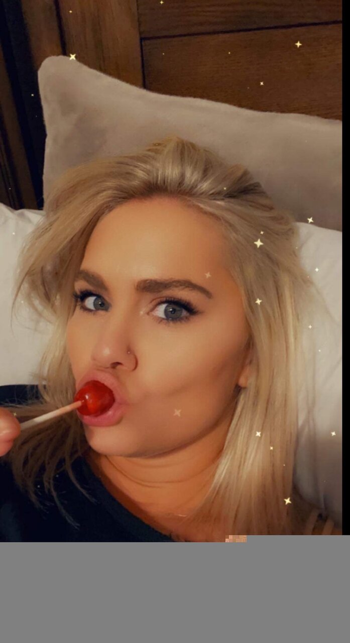 Crystalmoonn0201 (@crystalmoonn0201), OnlyFans creator