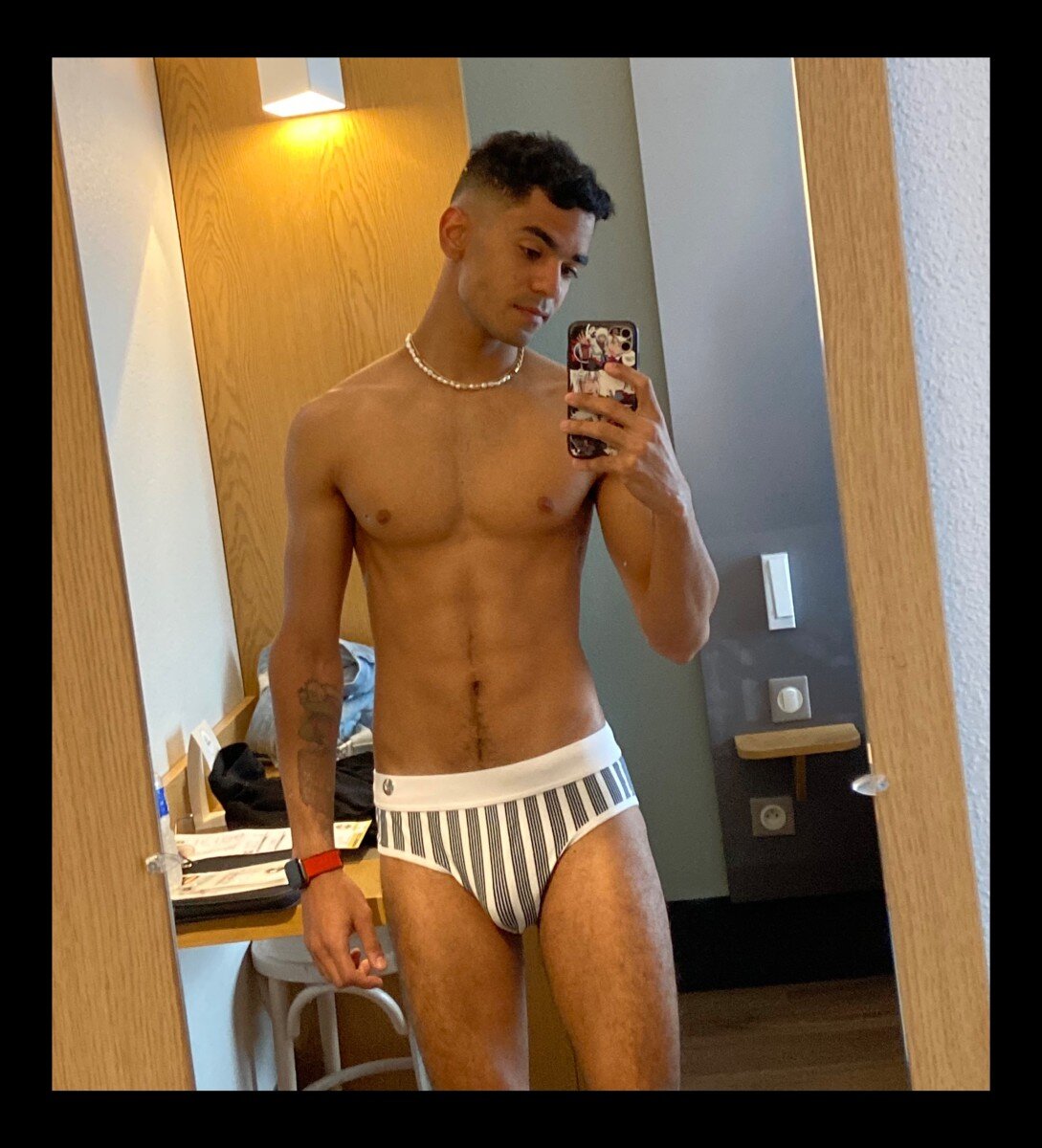 Cubanteen19 (@cubanteen19), OnlyFans creator