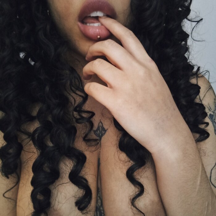 Curlygirllola (@curlygirllola), OnlyFans creator