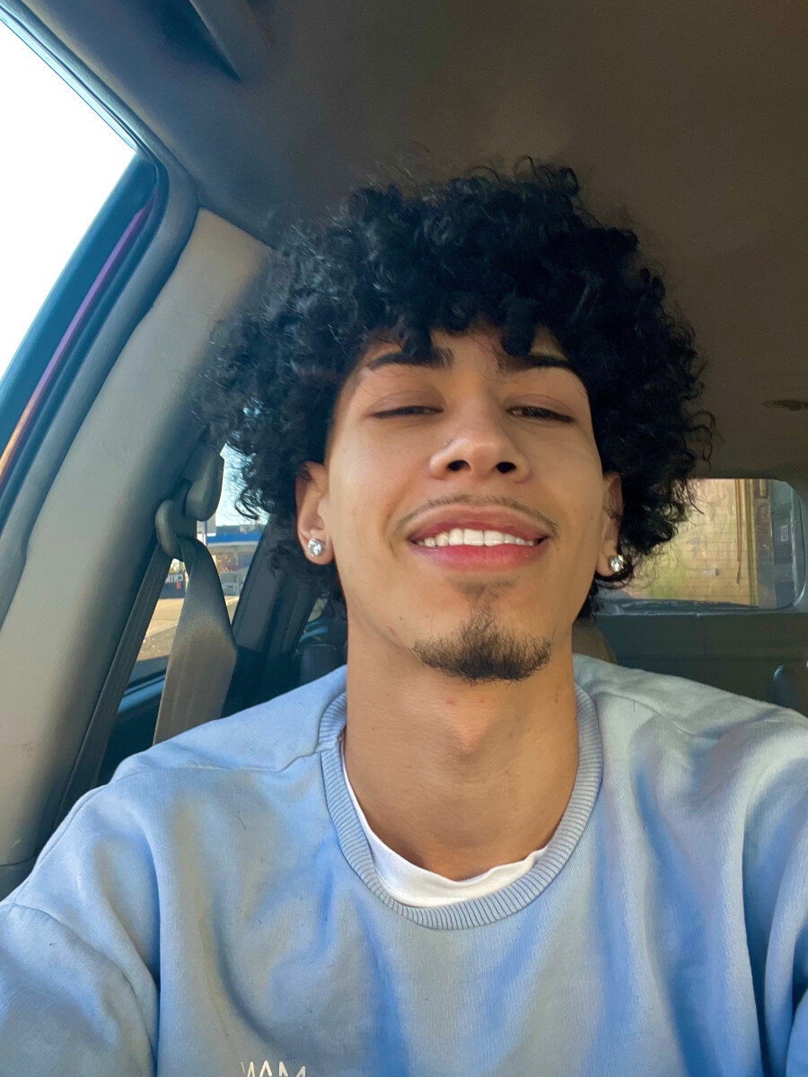 Curlypapiflaco (@curlypapiflaco), OnlyFans creator