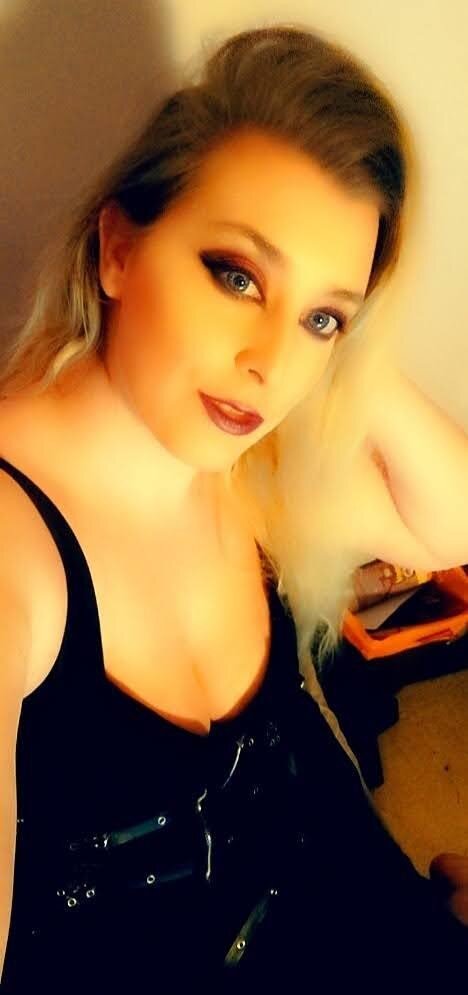 Curvaceouscookie (@curvaceouscookie), OnlyFans creator