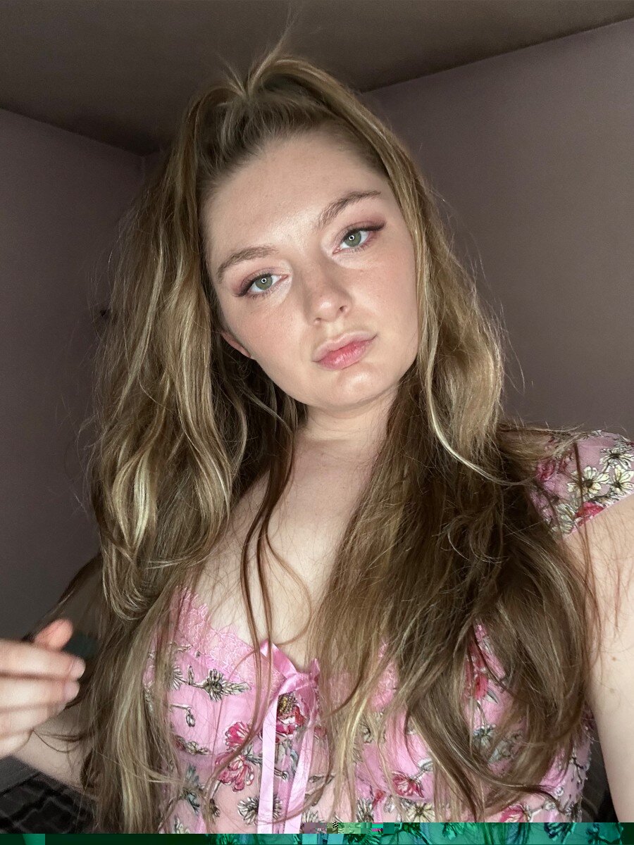 Curves4daze (@curves4daze), OnlyFans creator
