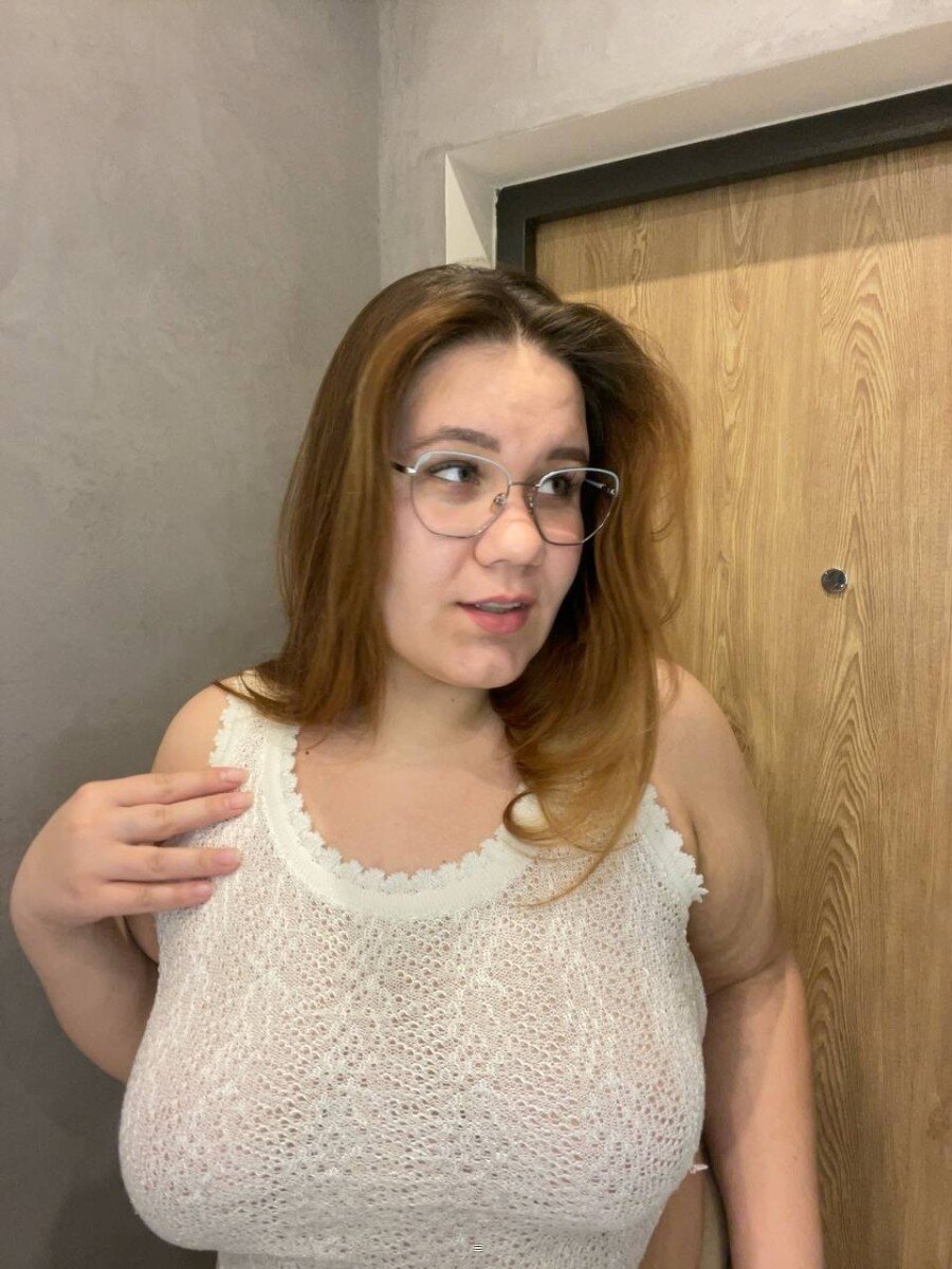Iris (@curvy_iris), OnlyFans creator