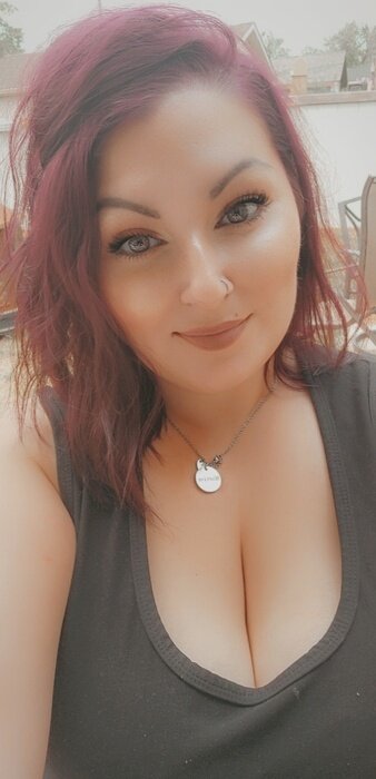 Curvybrowneyebaby (@curvybrowneyebaby), OnlyFans creator