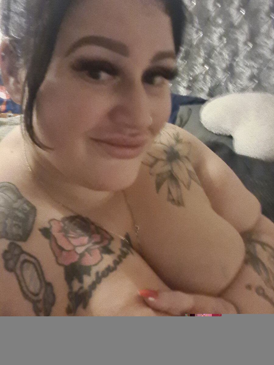 Curvygirl87 (@curvygirl_87), OnlyFans creator