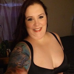 Curvymetalhead (@curvymetalhead), OnlyFans creator
