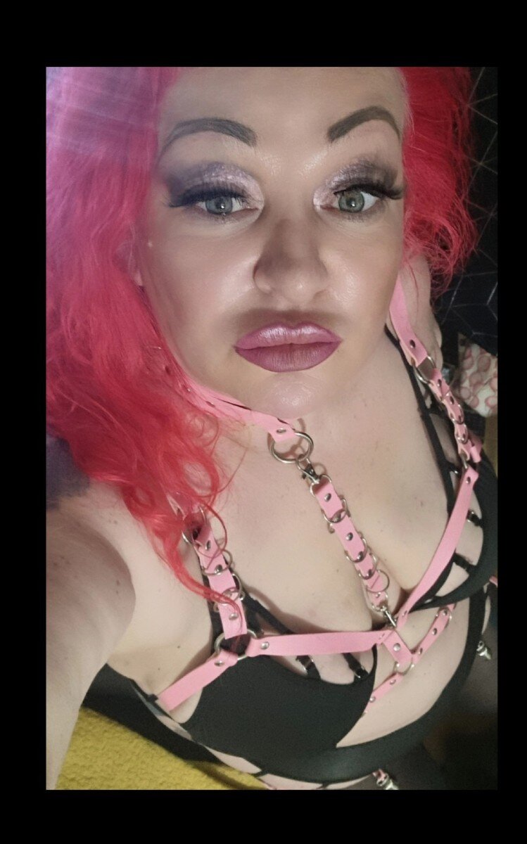 Curvyminxmomma (@curvyminxmomma), OnlyFans creator