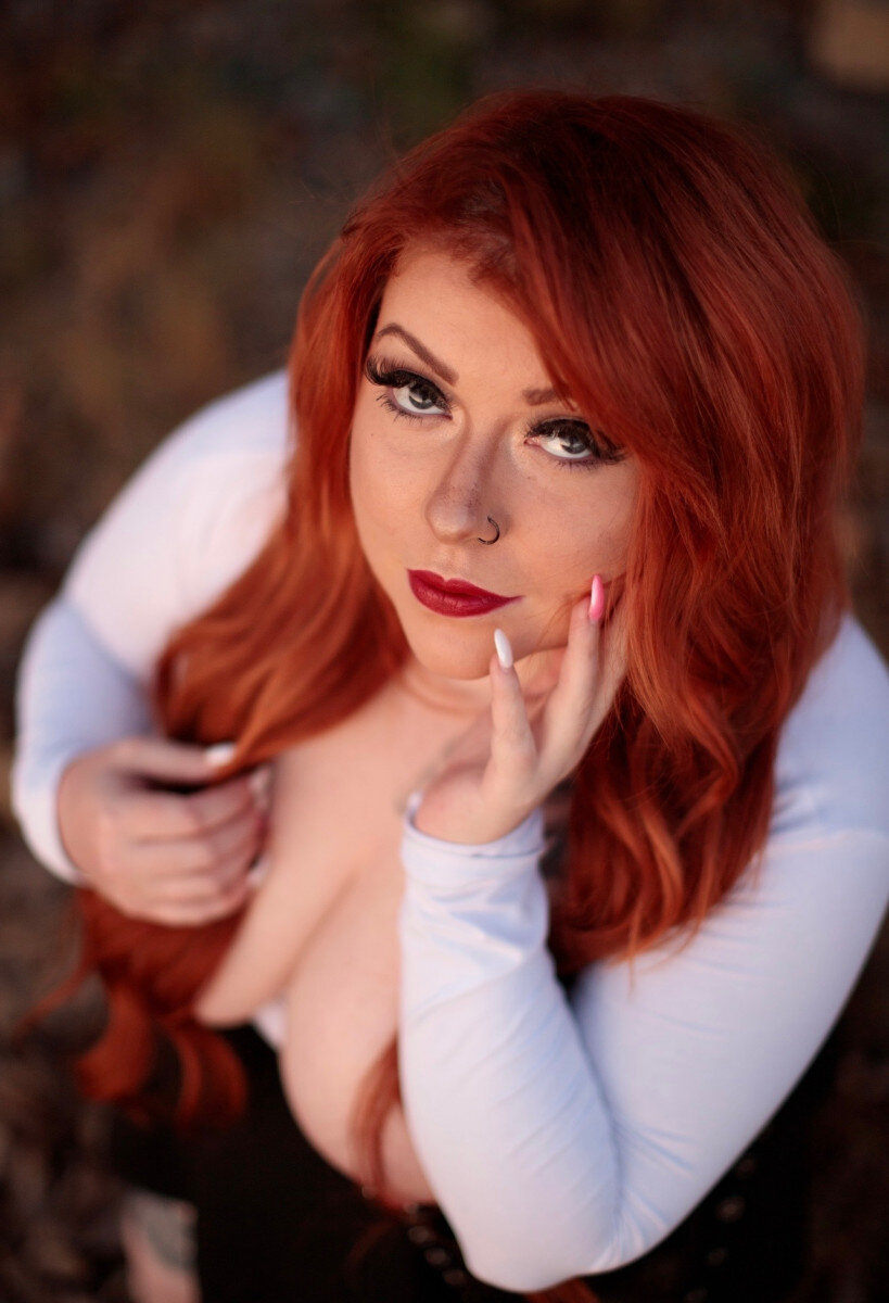 Curvyredhead7 (@curvyredhead7), OnlyFans creator