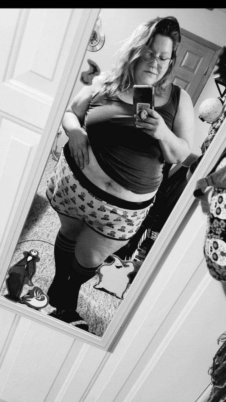 Curvysexbomb (@curvysexbomb), OnlyFans creator
