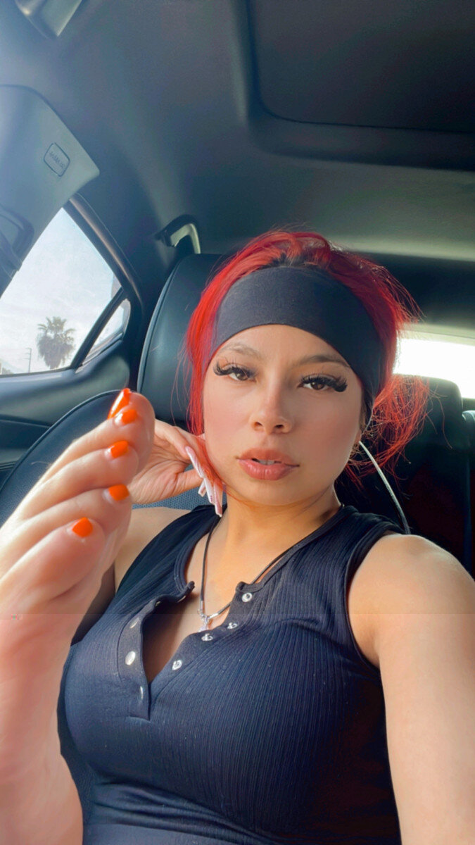 Cutefeetmamiii (@cutefeetmamiii), OnlyFans creator
