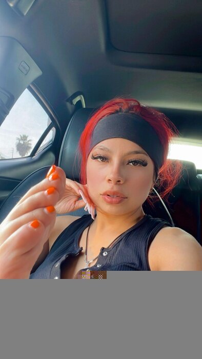Cutefeetmamiiiuh (@cutefeetmamiiiuh), OnlyFans creator