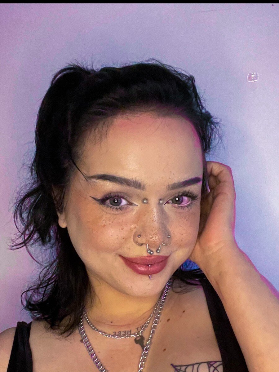 Cutejuliavictoria (@cutejuliavictoria), OnlyFans creator