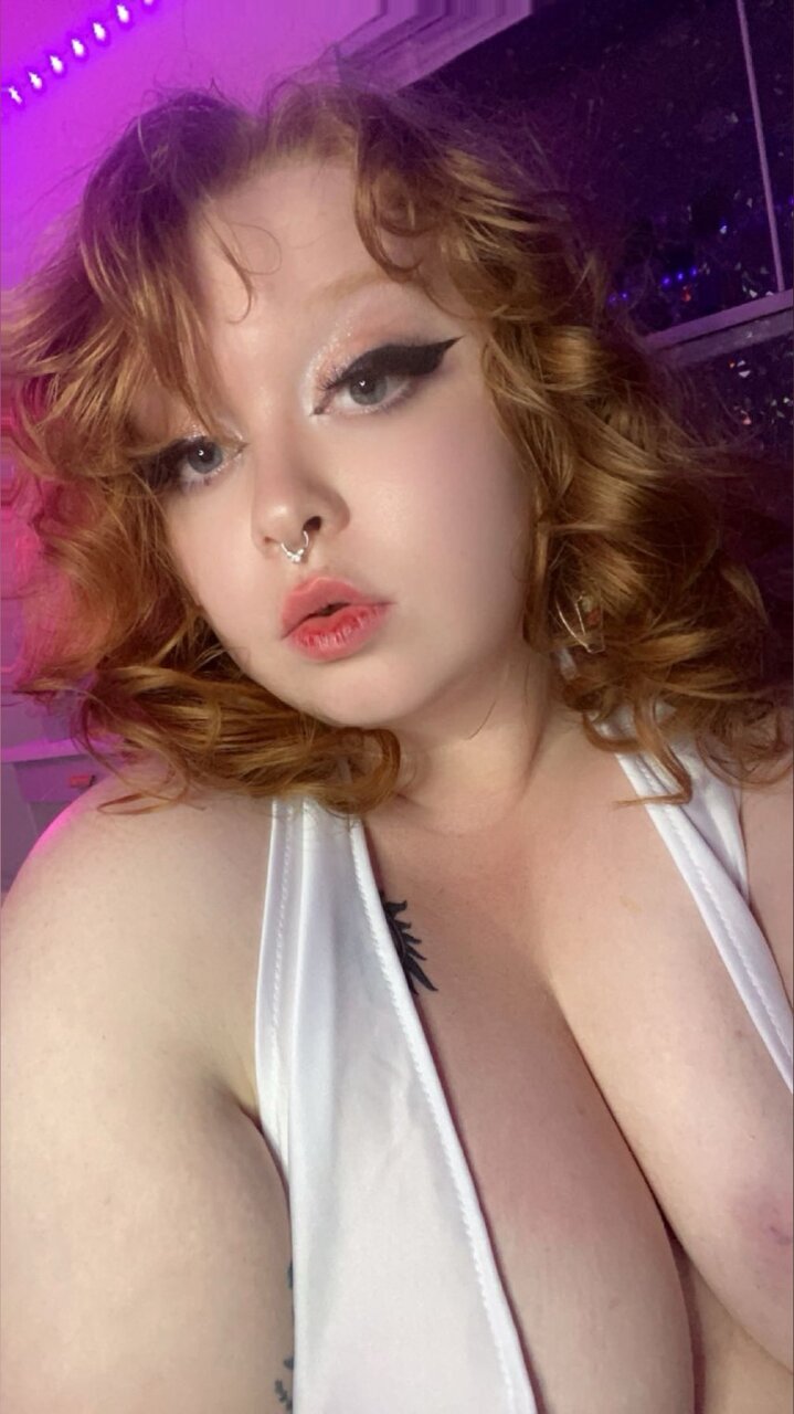 Cutepeaches2 (@cutepeaches2), OnlyFans creator
