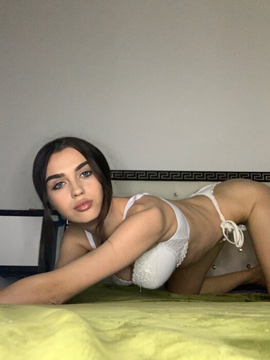 Cutiemia (@cutiemia), OnlyFans creator