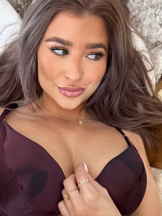 Cutiexrose (@cutiexrose), OnlyFans creator