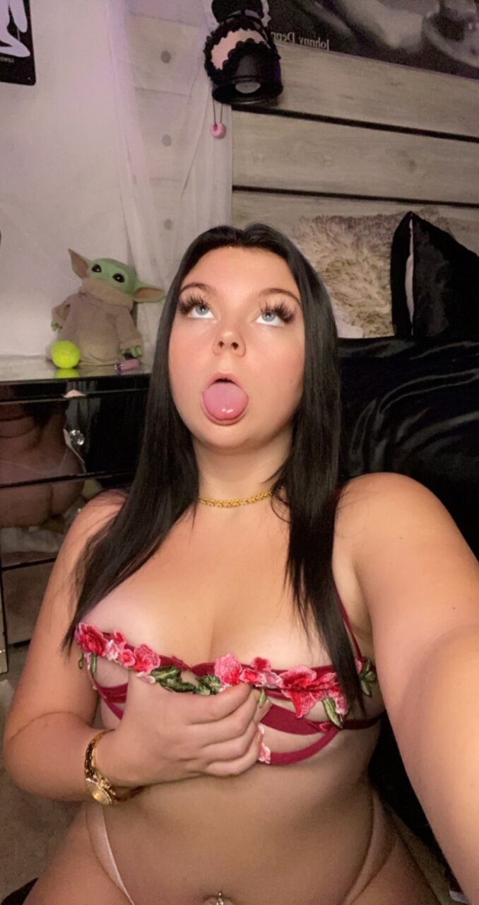 Cxmwhxre (@cxmwhxre), OnlyFans creator