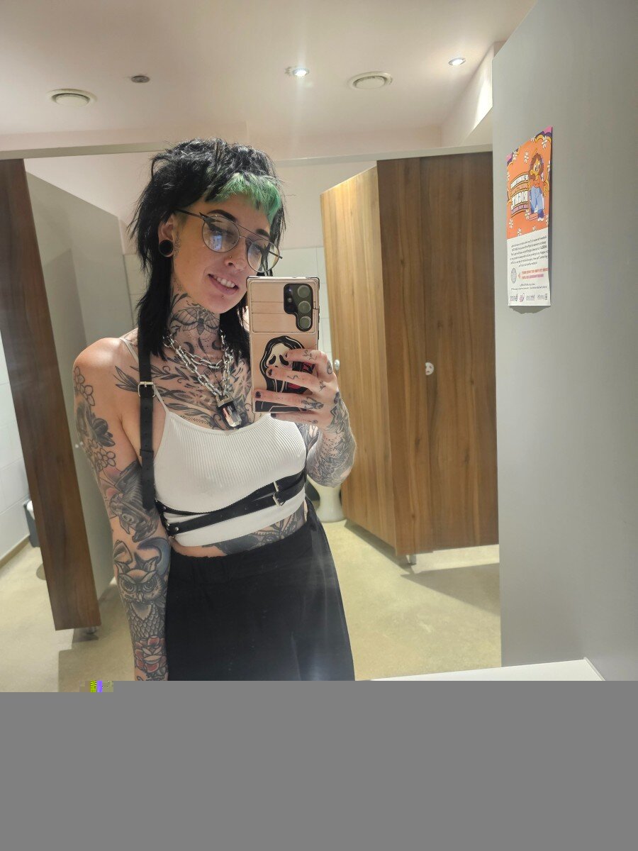 D1rtylittlegoth91 (@d1rtylittlegoth91), OnlyFans creator