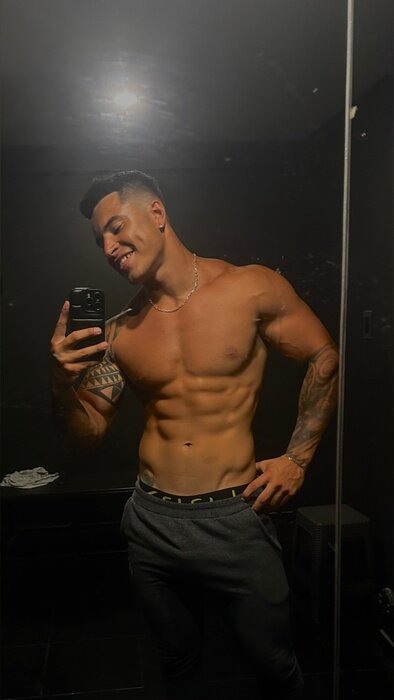 Daddygreynotfree (@daddygreynotfree), OnlyFans creator