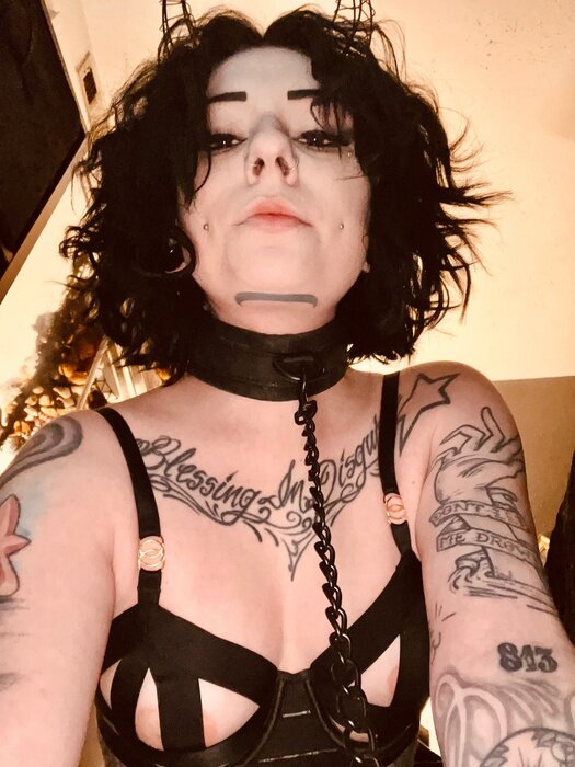 Dahliablackevanora (@dahliablackevanora), OnlyFans creator