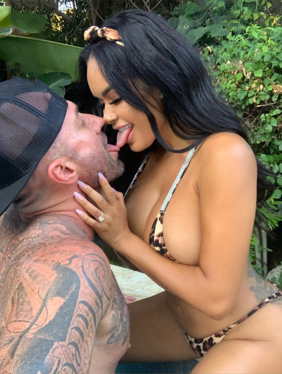 Daisyandhubby (@daisy.and.hubby), OnlyFans creator