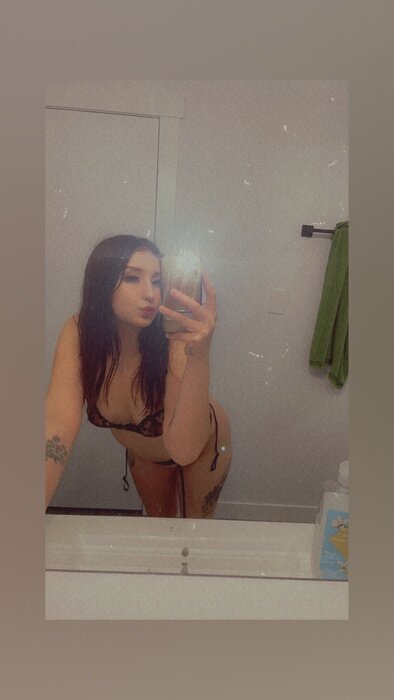 Daisybooxoxo444 (@daisybooxoxo444), OnlyFans creator