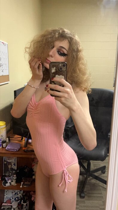 Daisyyy007 (@daisyyy007), OnlyFans creator
