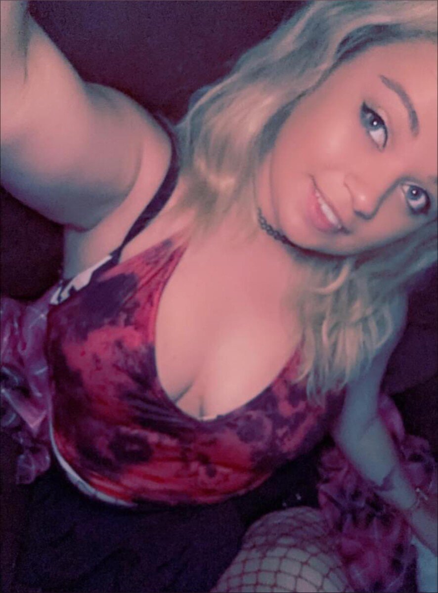 Damnitdez (@damnitdez), OnlyFans creator