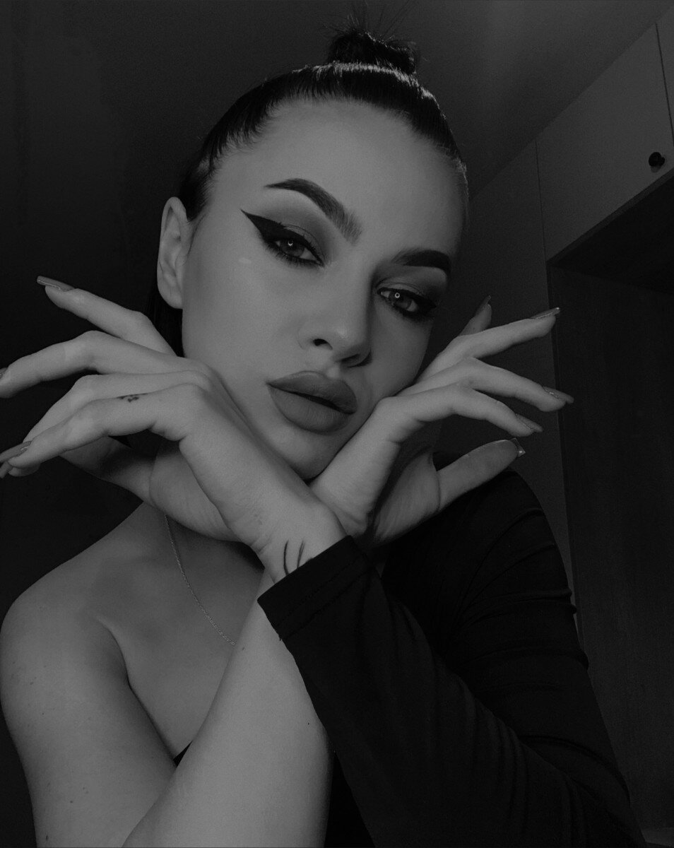 Damnqueen (@damnqueen), OnlyFans creator