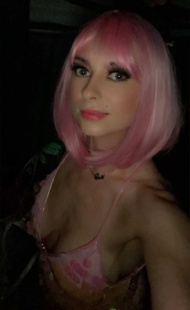 Daniinthepink (@dani_in_the_pink), OnlyFans creator