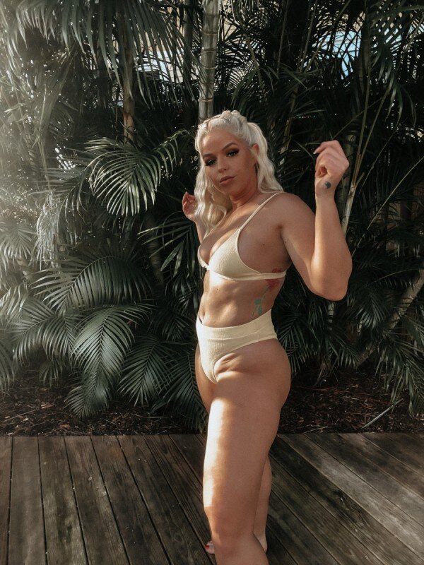 Daniellenickerson (@daniellenickerson), OnlyFans creator
