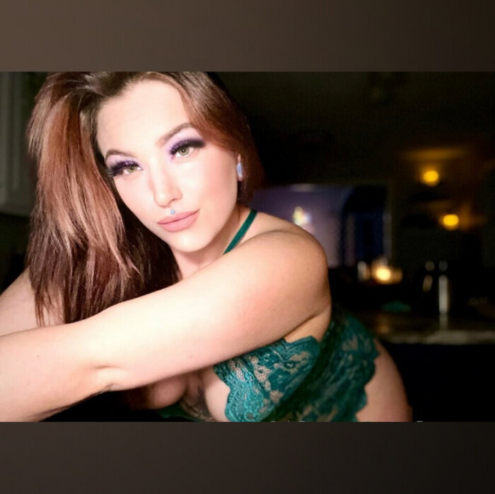 Daphnedangereuxsub (@daphnedangereuxsub), OnlyFans creator