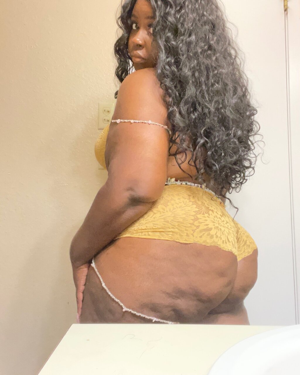 Darealairwrecka (@darealairwrecka), OnlyFans creator