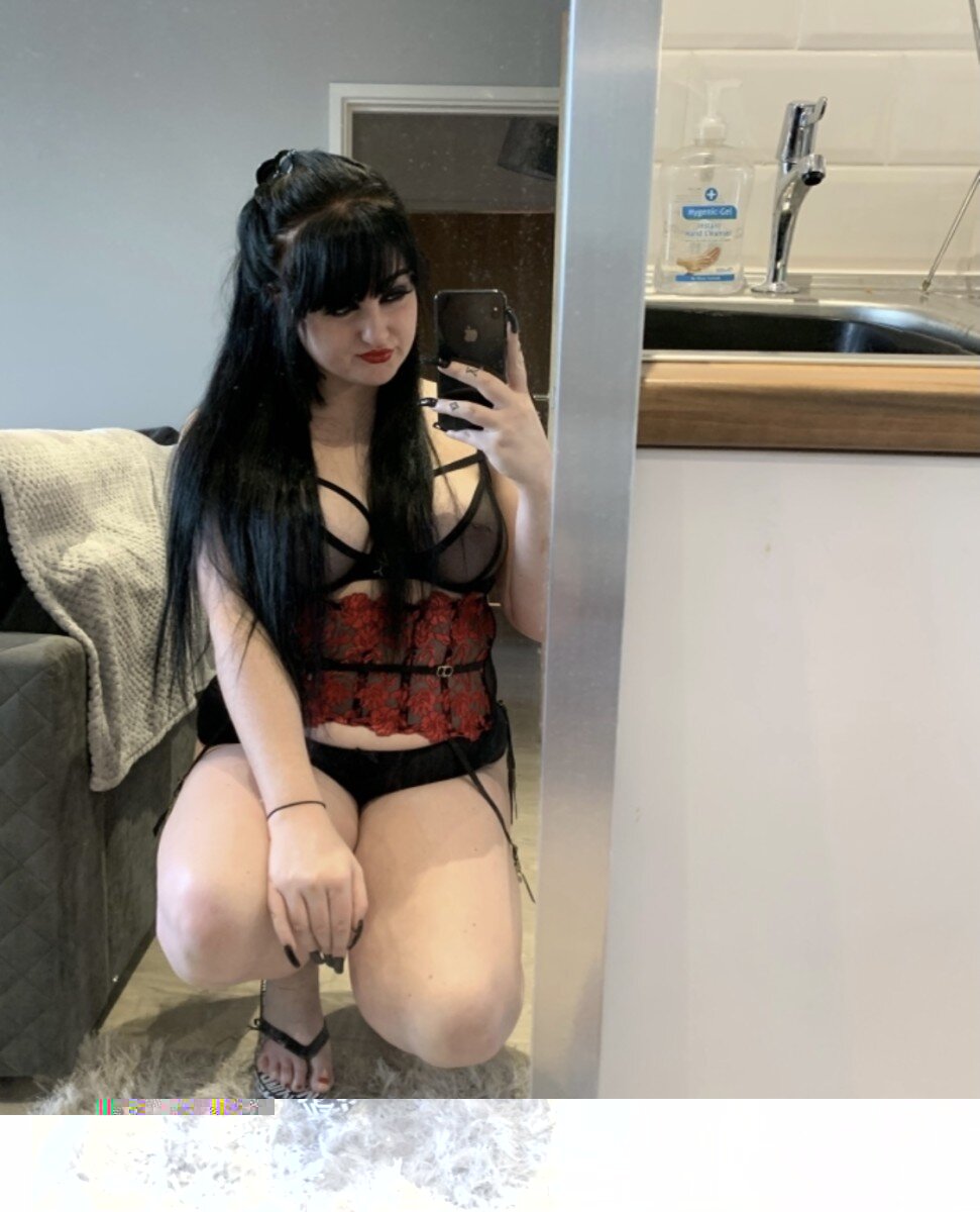Darkangelxx (@darkangel.x.x), OnlyFans creator