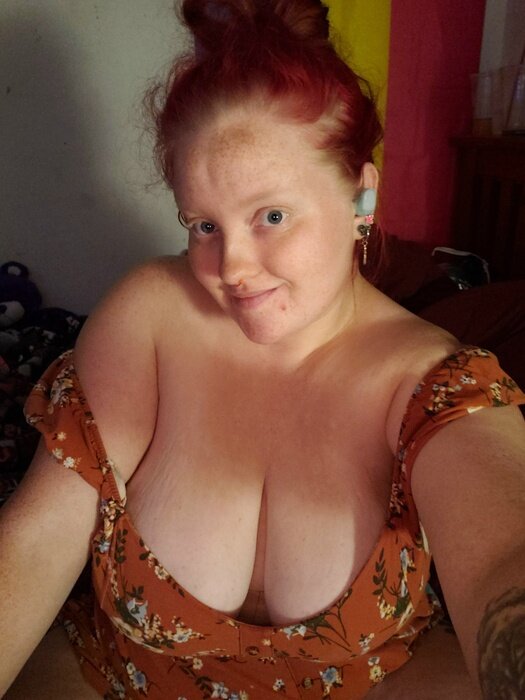 Darksideoflittlered (@darksideoflittlered), OnlyFans creator