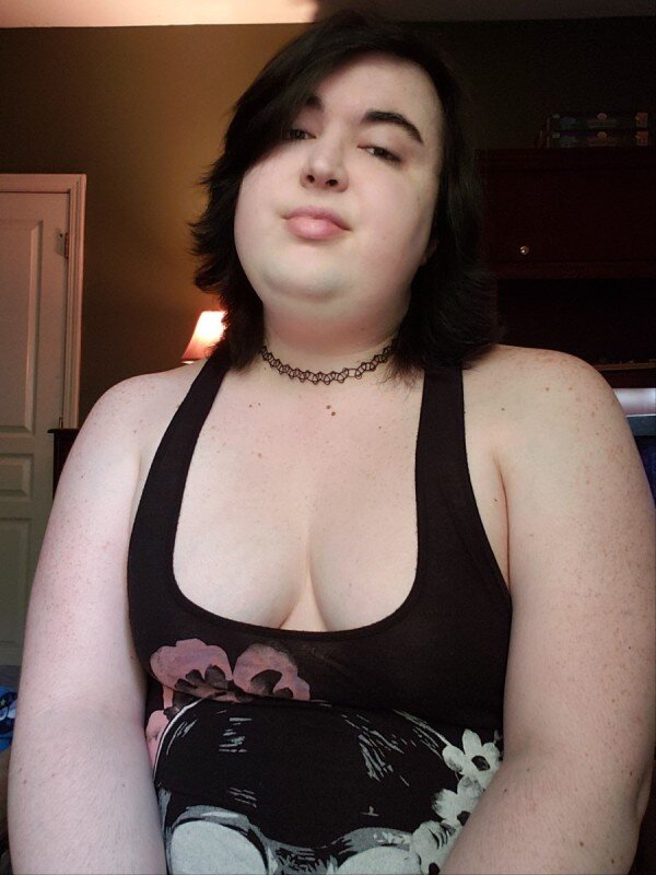 Darlingsoftie (@darlingsoftie), OnlyFans creator